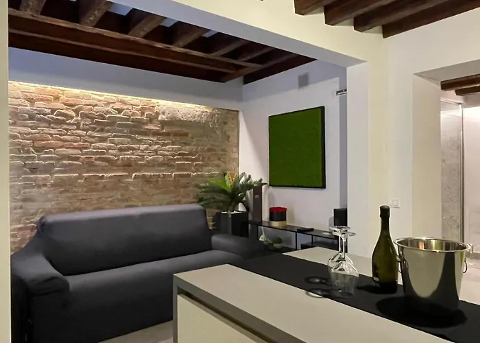 Veniceloft 5minutefromrialto 10minutefromsanmarco 5minitestationtrain Infrontofcad'oro Apartment Venice