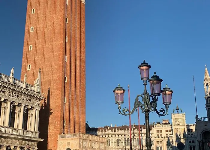 Veniceloft 5minutefromrialto 10minutefromsanmarco 5minitestationtrain Infrontofcad'oro Apartment *