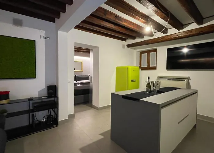 Veniceloft 5minutefromrialto 10minutefromsanmarco 5minitestationtrain Infrontofcad'oro Apartment *