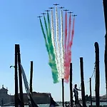 Veniceloft 5minutefromrialto 10minutefromsanmarco 5minitestationtrain Infrontofcad'oro Apartment *